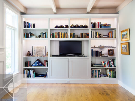 Library and entertainment area.