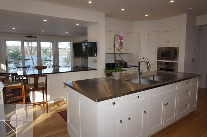 Walpole Residence Chef’s Kitchen by Phelps Architects